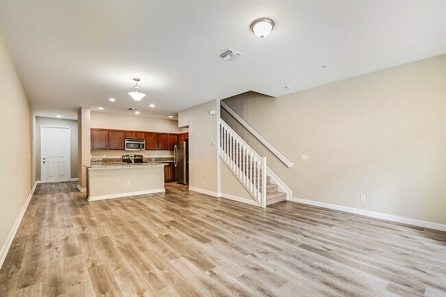 Building Photo - 9501 Sw Purple Martin Way