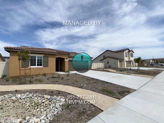 Building Photo - REMARKABLE RENTAL OPPORTUNITY IN SAN JACIN...
