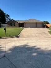 Building Photo - 1404 Bois D Arc Dr