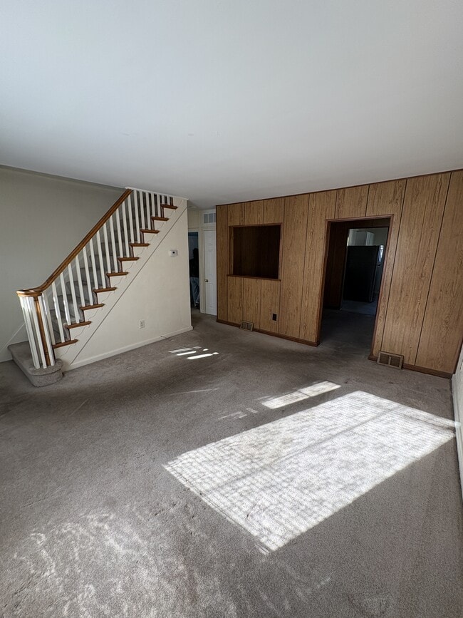 Building Photo - 701 Brooke Ave