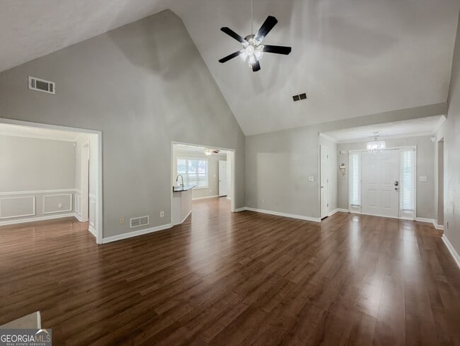 Photo - 593 Red Tip Ln House