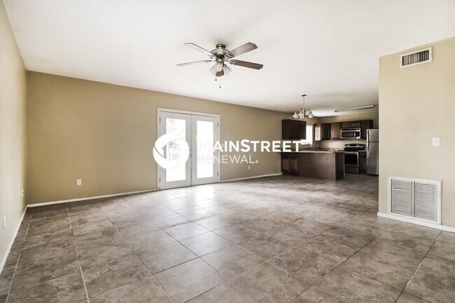 Building Photo - 2324 Yule Tree Dr
