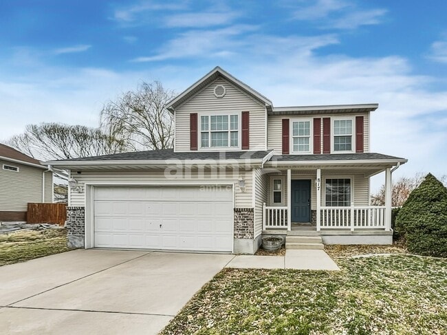 Building Photo - 817 Country Club Dr