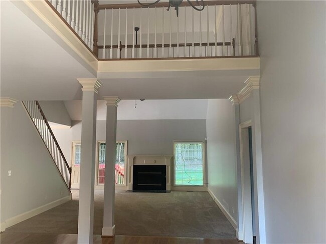 Building Photo - 4208 Terrace Ct SE