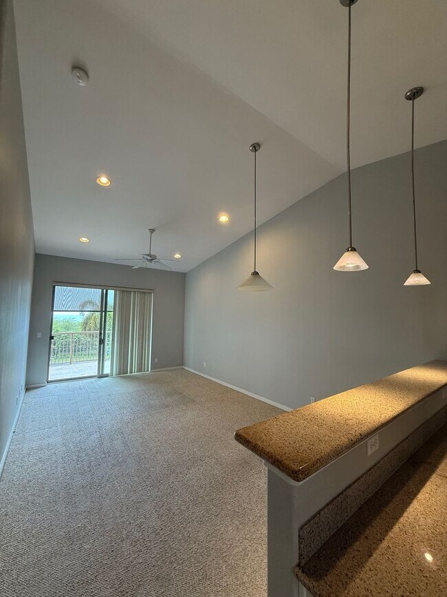 Foto del edificio - Well-maintained, 2 Bedrm, 2 Bath Unfurnish...