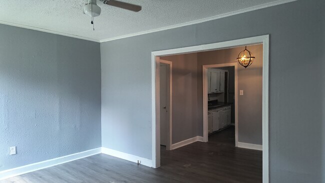 Foto del edificio - 3007 S Poplar St