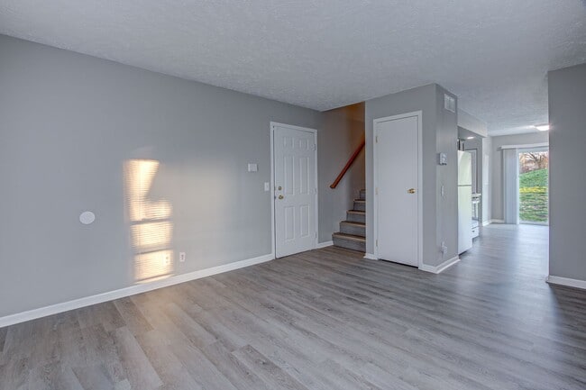 Building Photo - 4 Bedroom 2 Bathroom Single Family Home