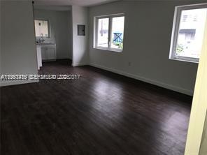 Foto del edificio - 8260 Byron Ave