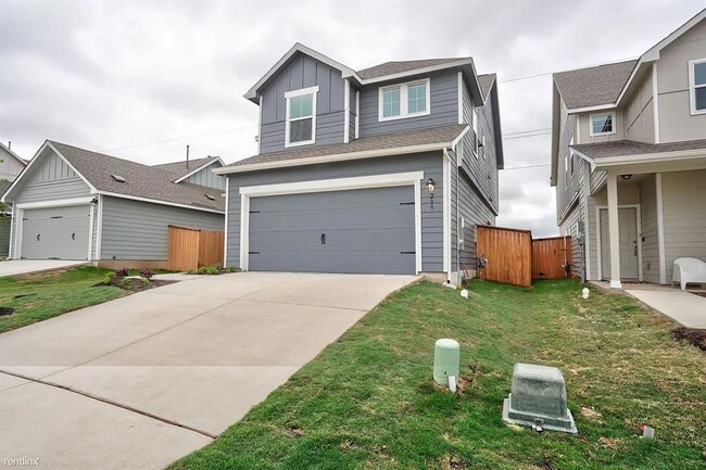 Building Photo - 209 Majestic Cedar Dr