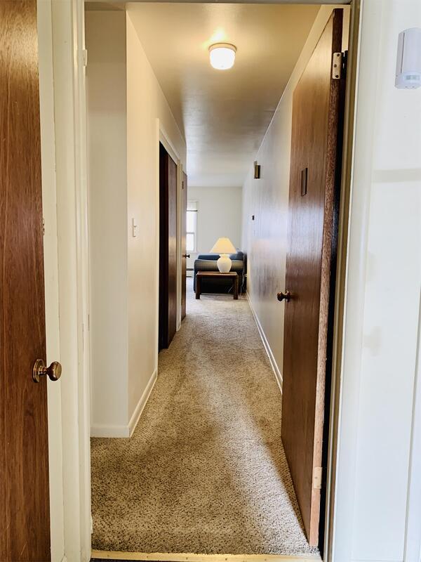 Building Photo - 118 Gem St