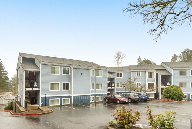 Foto del edificio - Charming 2 Bed/1 Bath Lake Oswego Condo in Eagle Crest Community