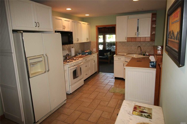 Building Photo - 13 Higbee Rd
