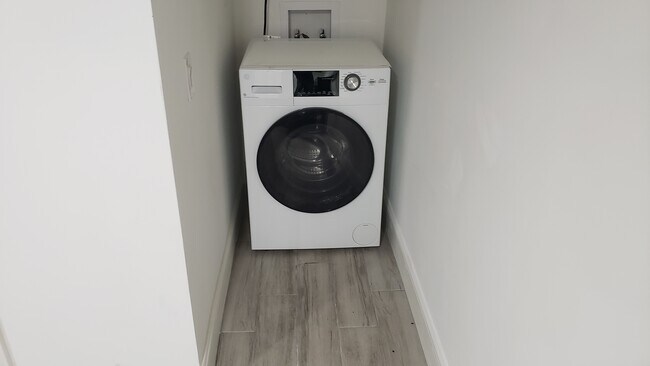 Foto del edificio - 4265 Parnell Rd