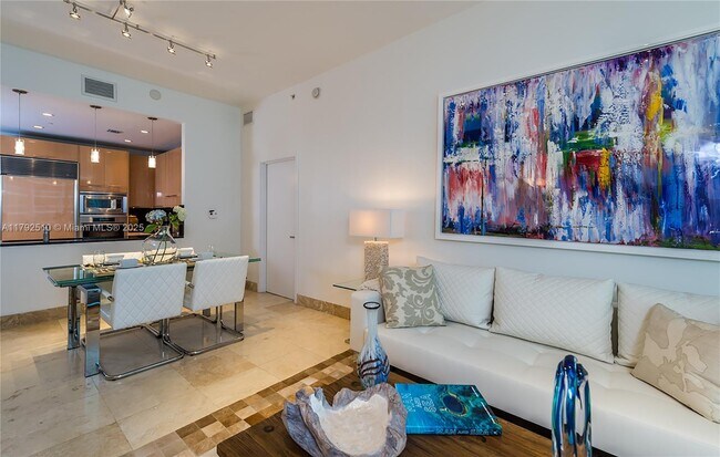 Foto del edificio - 6799 Collins Ave