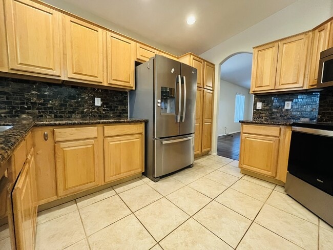 Building Photo - 3 Bedroom Home in North Phoenix