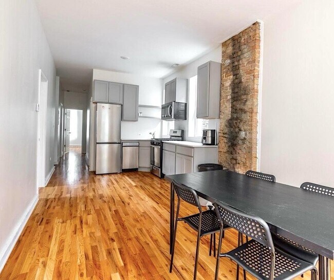 Foto del edificio - 1638 W 18th Pl
