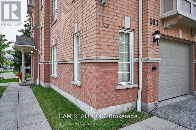 Building Photo - 5030 Heatherleigh Ave