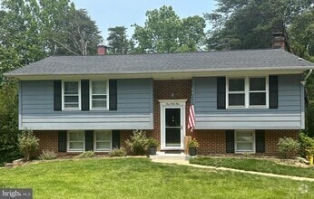 Building Photo - 149 Northway