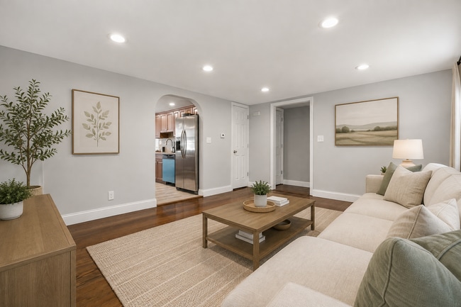 Foto del edificio - 1300 Reservoir Ave