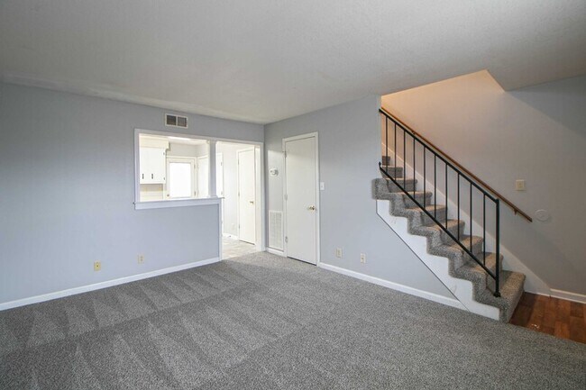 Foto del edificio - 363 Peabody Dr