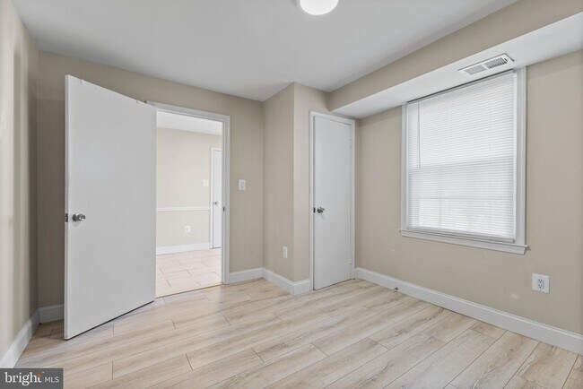Foto del edificio - 4305 Birchlake Ct