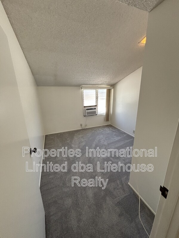 Foto del edificio - 95-625-625 Nawenewene Cir