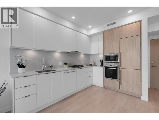 Photo du bâtiment - 537 Cottonwood Ave