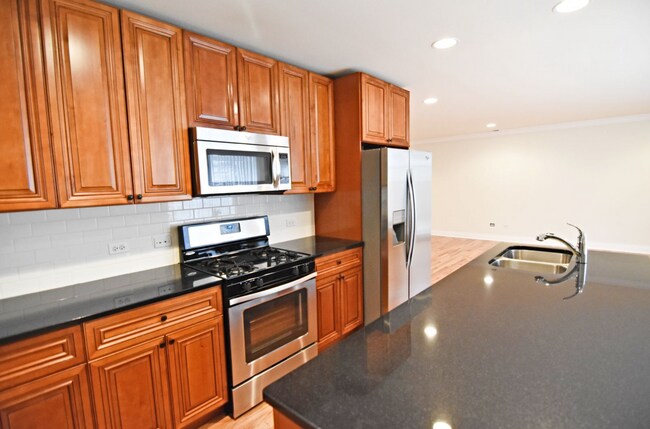 Building Photo - 4521 N Beacon St