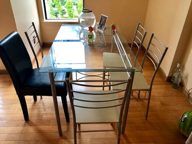 Dining - 40 Shrewsbury Green Dr