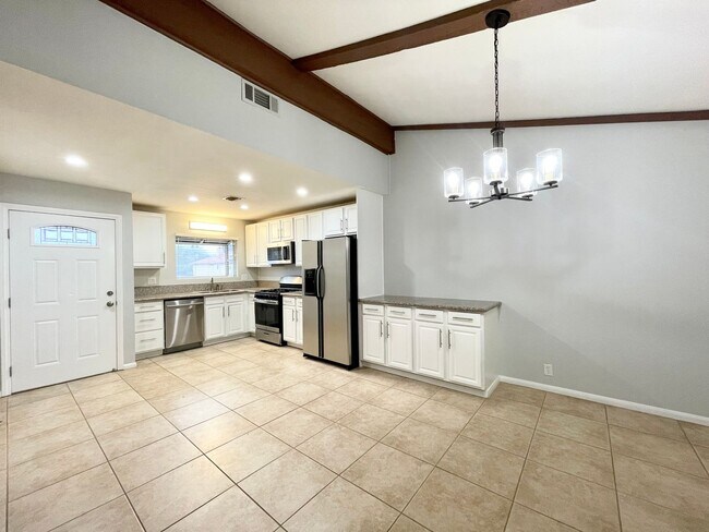 Foto del edificio - 3 Bedroom 2 Bathroom Home on Cul-De-Sac in...