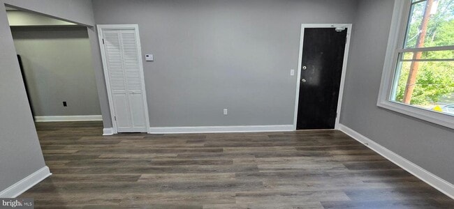 Building Photo - 405 34th St SE