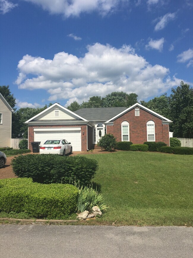 Building Photo - 251 Riverbend Dr
