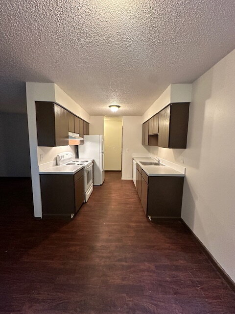 Building Photo - Charming 2-Bedroom Apartment in Portland's Heart - Bottom floor, 1 bathroom