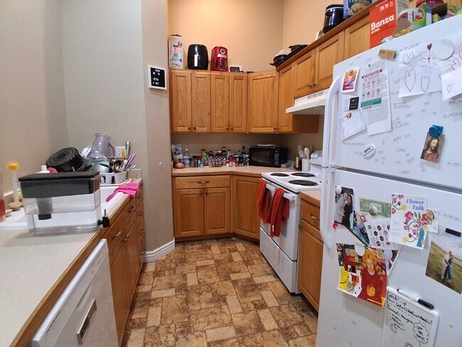 Building Photo - 1559 N 550 W