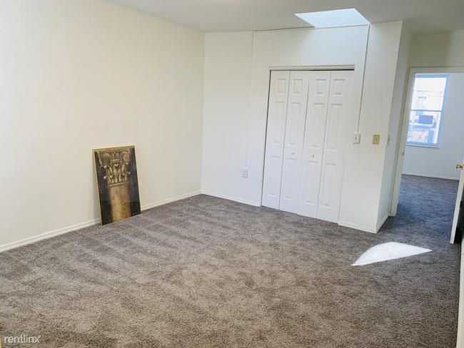 Building Photo - 1 br, 1 bath Apartment - 835 W 36th St