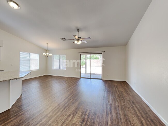 Building Photo - 13214 W Tara Ln