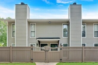 Building Photo - 202 Park Ridge Cir