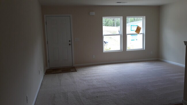 Building Photo - 2425