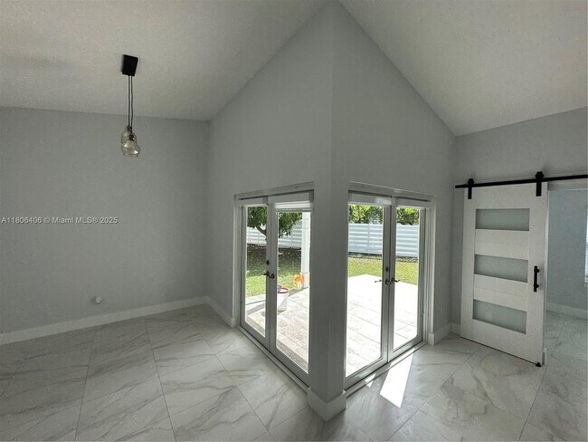 Foto del edificio - 14568 SW 142nd Ct Cir S