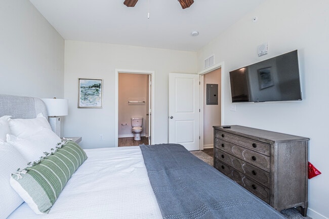 GLAZORA 2 BR | 2 BA Badroom - The Reserve at Cool Springs