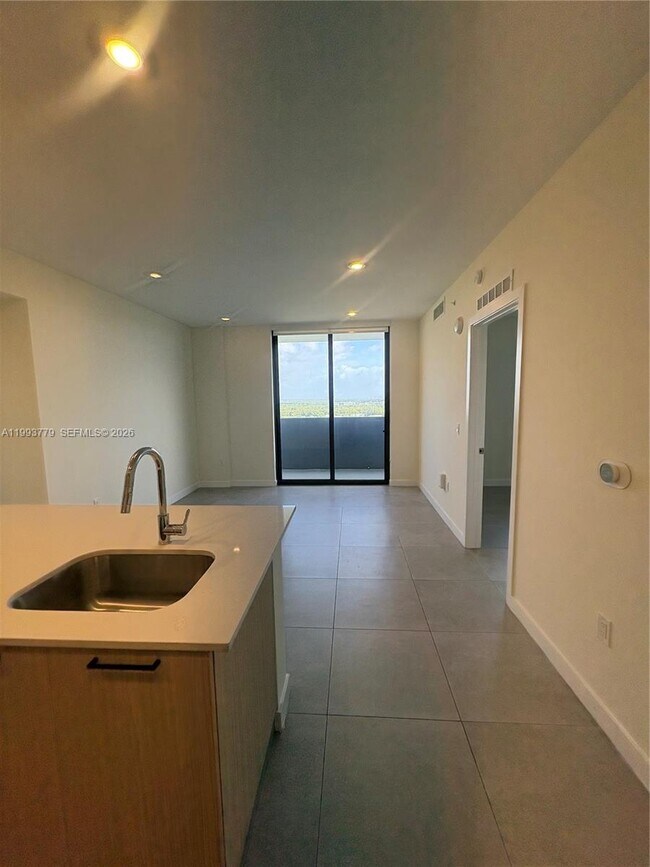 Foto del edificio - 16395 Biscayne Blvd
