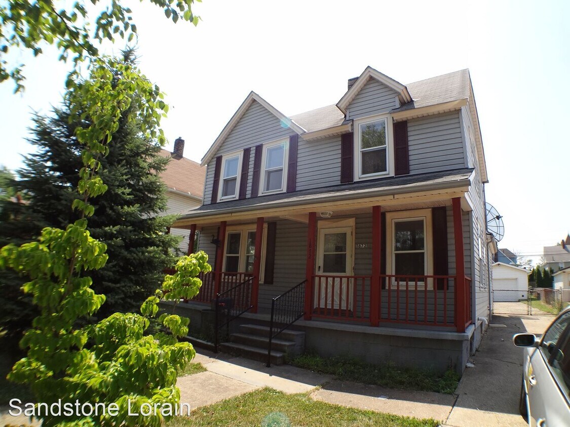 5 br, 2 bath House 1872 E. 30th Street House for Rent in Lorain, OH