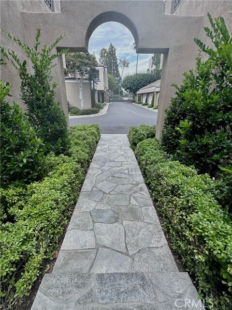Foto del edificio - 26 Baycrest Ct