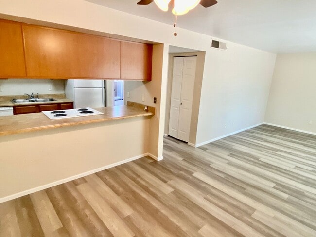 Building Photo - Spacious Tempe Condo 2 Bedroom 2 Full Bath