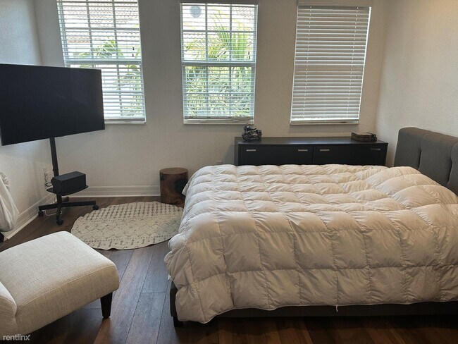 Building Photo - 3 br, 2.5 bath House - 132 Harbors Way