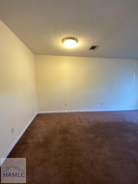 Building Photo - 1100-8C Pineland Ave