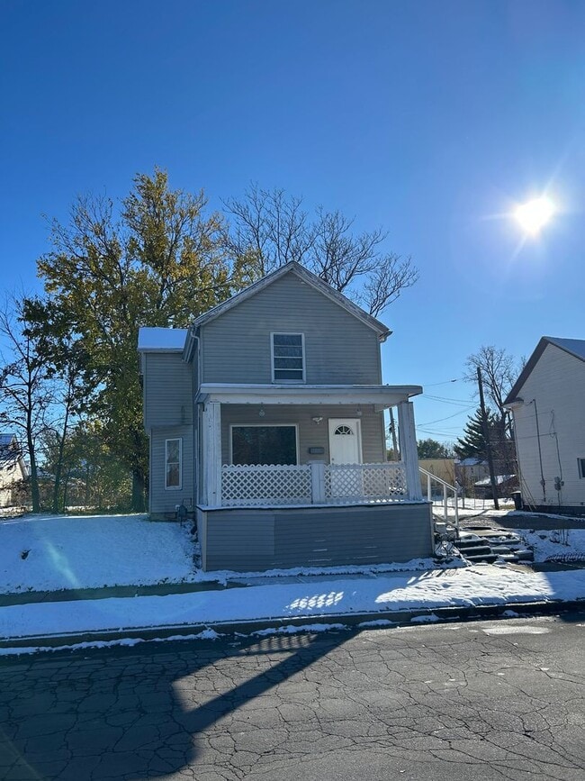 Building Photo - 313 W Masterson Ave