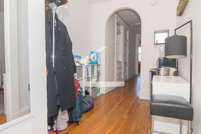 Photo - Large Packard's Corner three bed Apartment