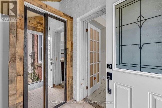 Photo du bâtiment - 111 Spadina Ave