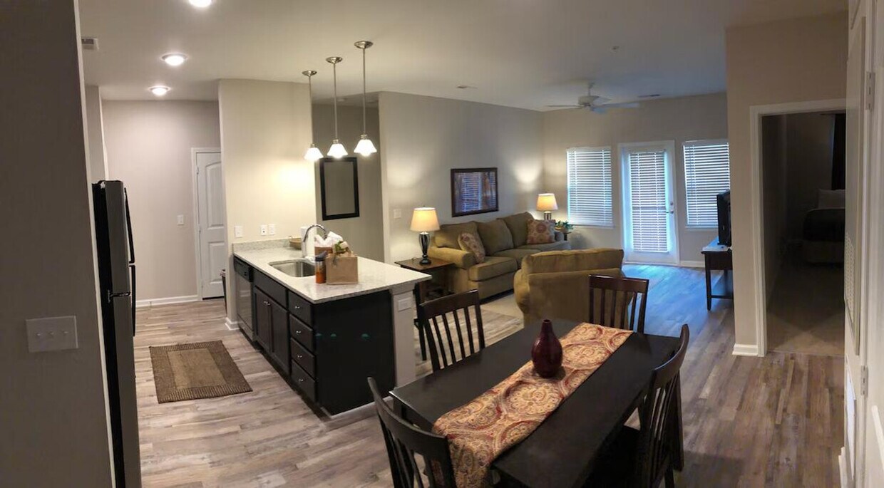 Foto principal - 1445 Broadcloth St